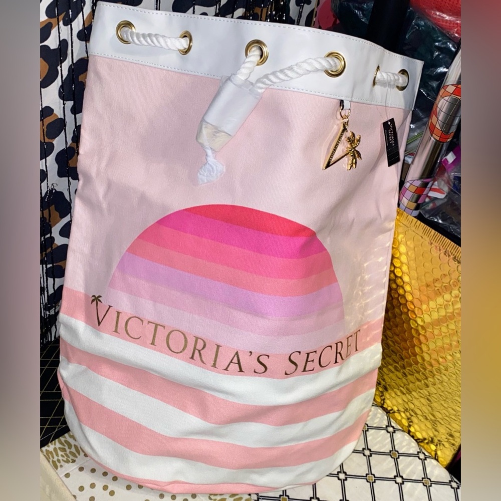 VICTORIA SECRET STRIPED CINCH BACKPACK